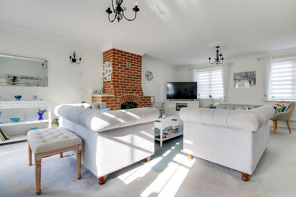 Property photo 2 of 21 Sitting Room