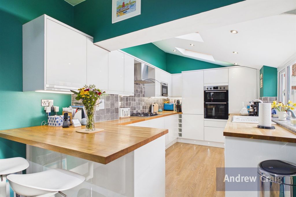 Property photo 3 of 19 Kitchen Breakfast Room