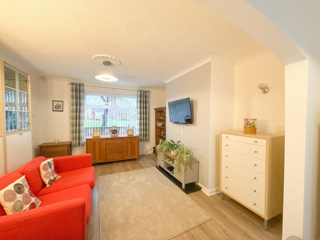 Property photo 2 of 13 Lounge