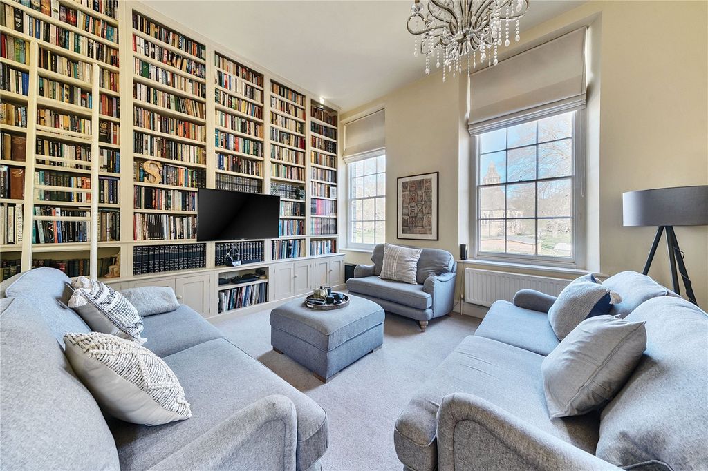 Property photo 2 of 23 Picture No. 16