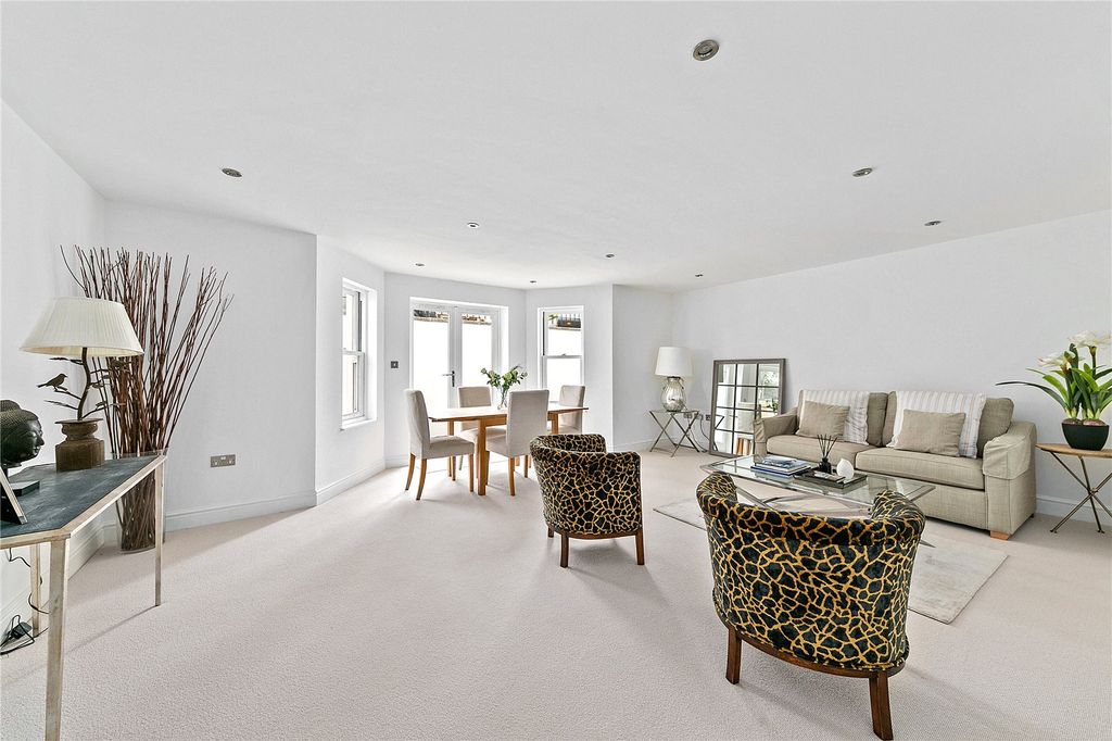 Property photo 1 of 17 Picture No. 03
