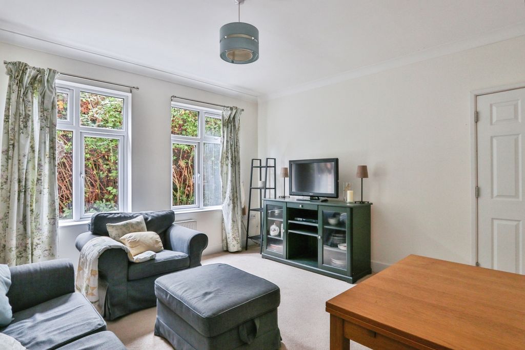 Property photo 2 of 17 Photo