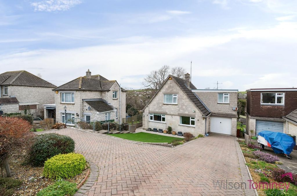 Property photo 1 of 18 8E7752Bb-9Ed0-4d1A-B142-A22B2Bcb6Cb8.Jpg