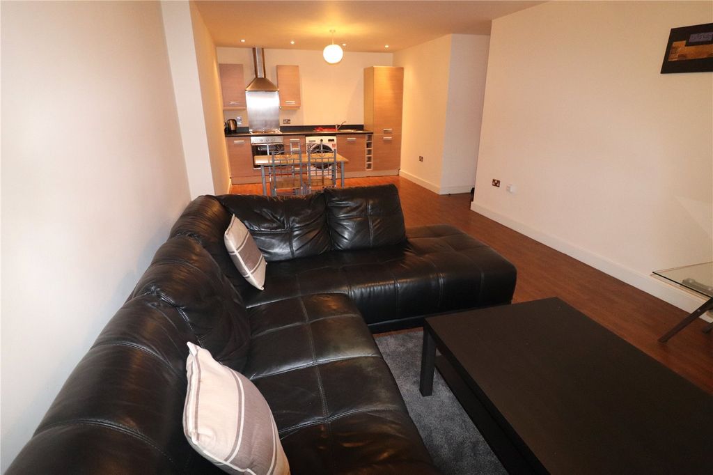 Property photo 2 of 10 Photo 02