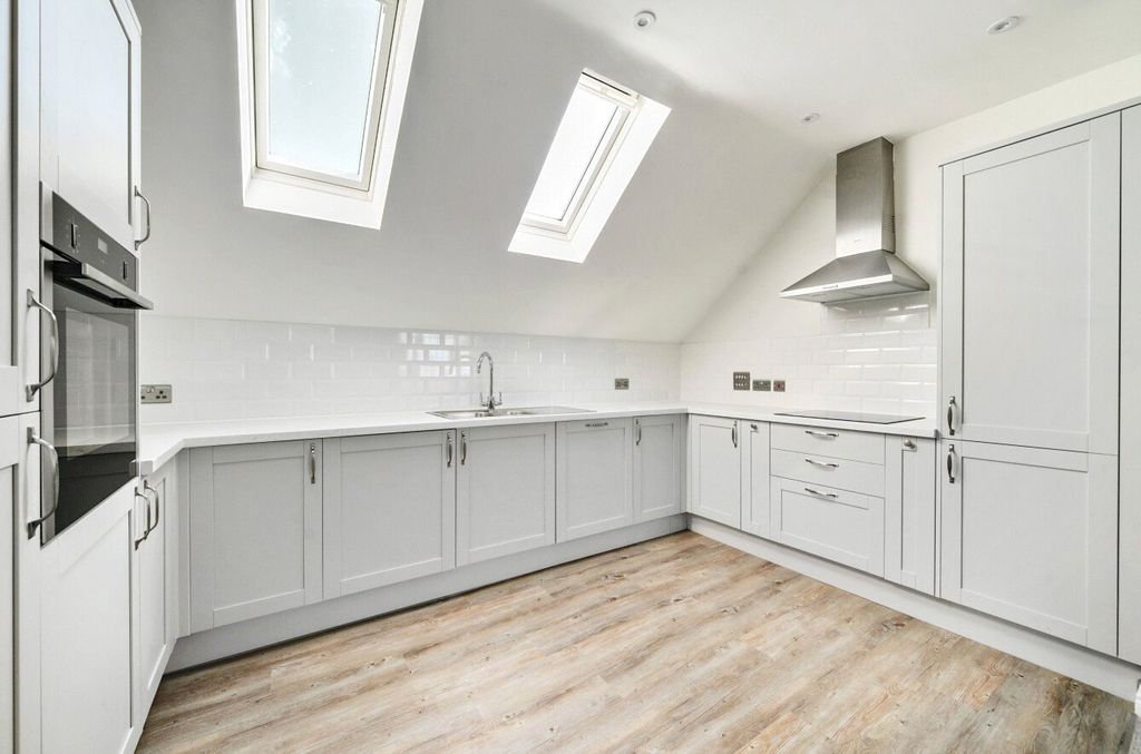 Property photo 2 of 11 Kitchen