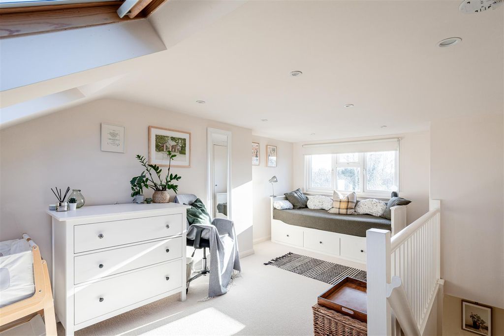 Property photo 2 of 29 Sunte Avenue-34.Jpg