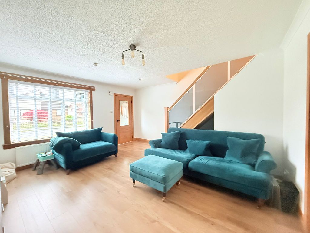 Property photo 3 of 27