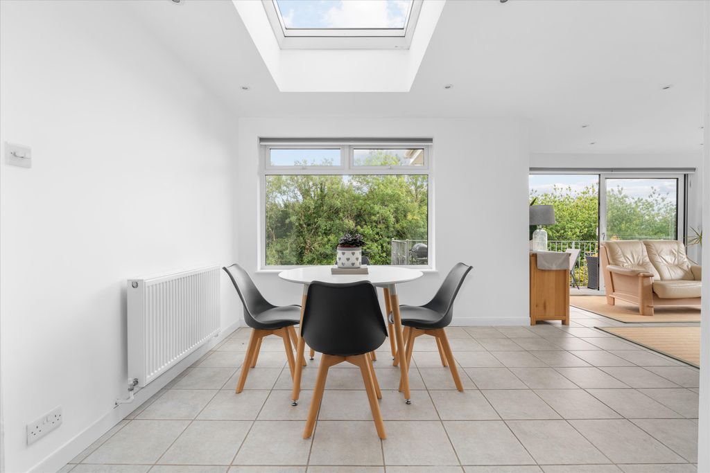 Property photo 3 of 17 Image