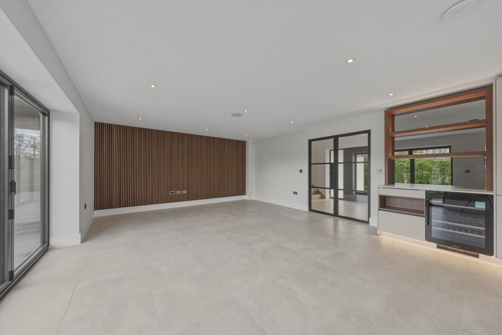 Additional image 10 of 5 bed detached house for saleMain Road, Plumtree NG12