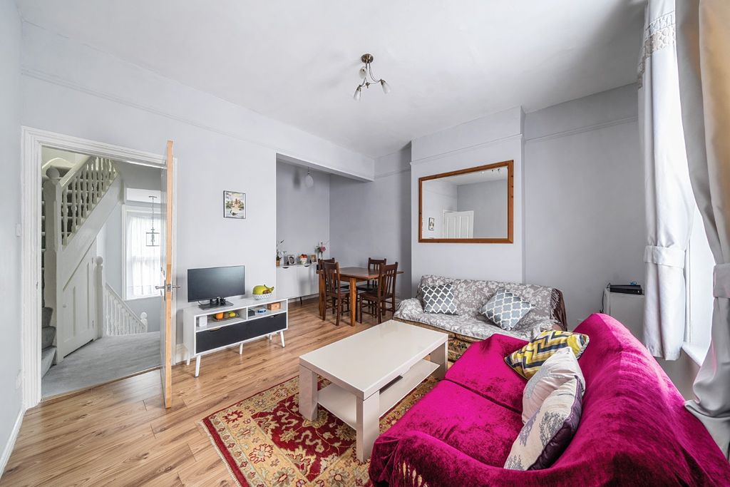 Property photo 1 of 10 Picture No. 08