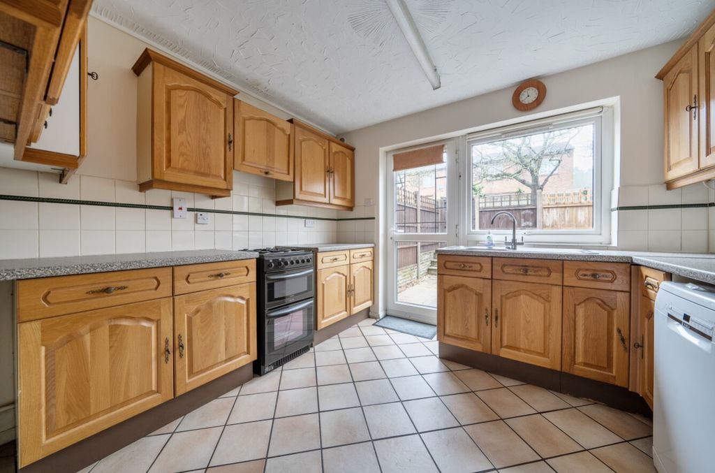 Property photo 3 of 23 1402395-14-696E231d69F34