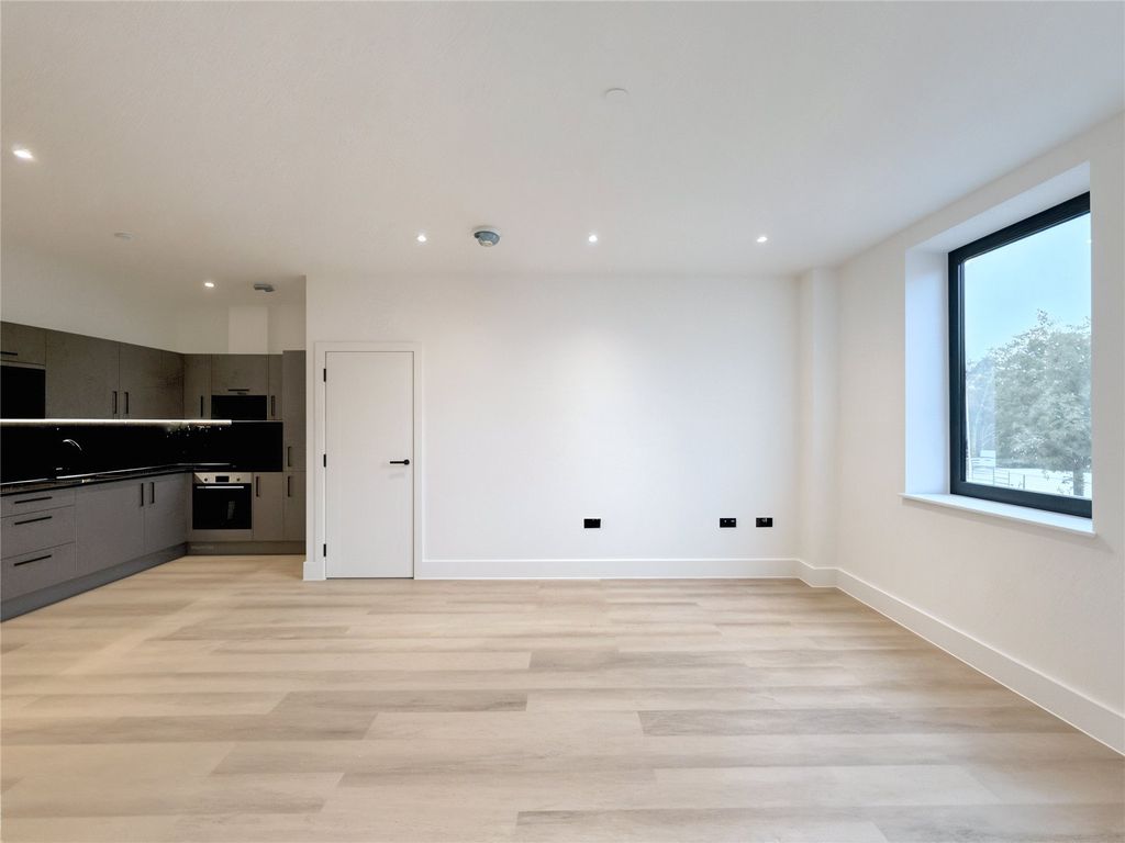 Property photo 2 of 18 Picture No. 38