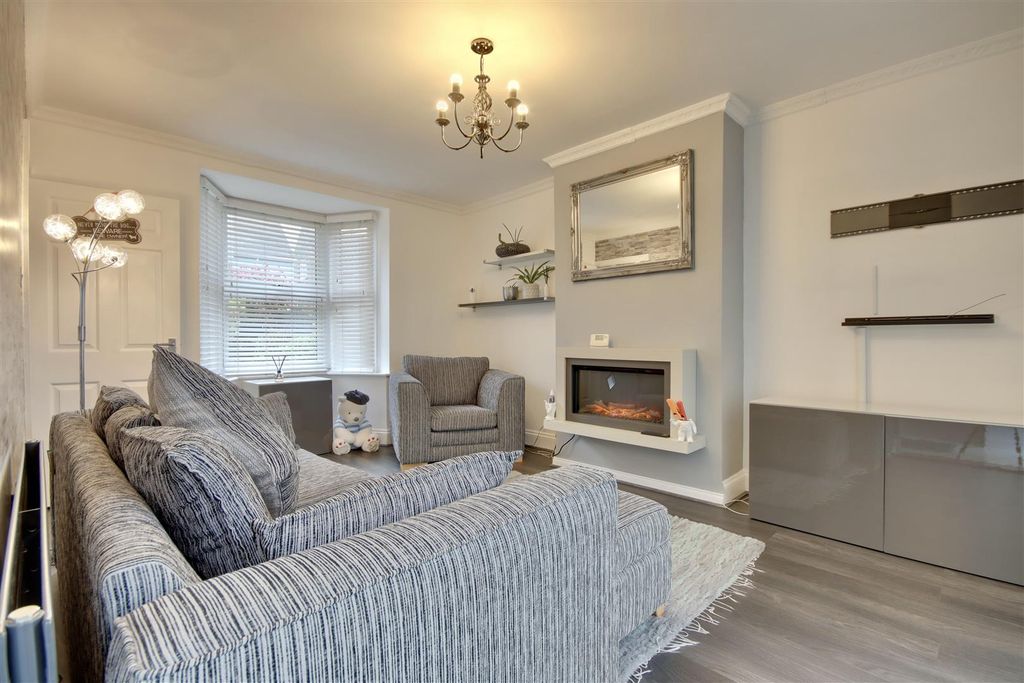 Property photo 2 of 14 98B1D2Bb-C164-40B1-A110-28A3013725C1_1_201_A.Jpeg