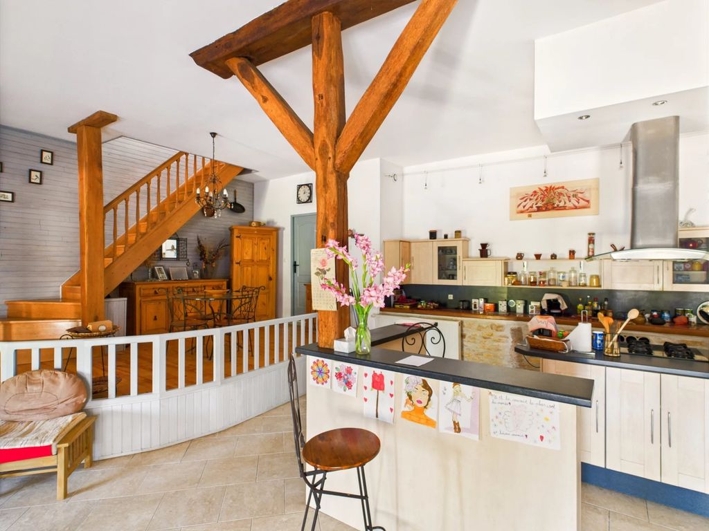 Property photo 3 of 15