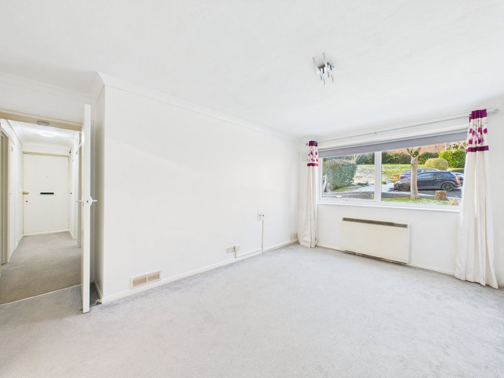 Property photo 2 of 14 Living Room