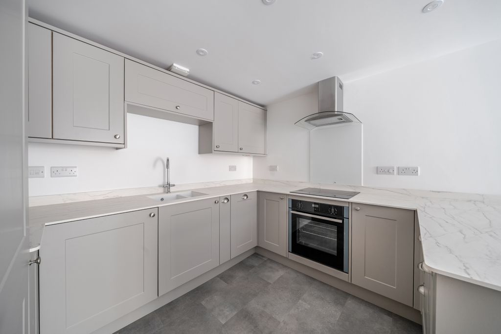 Property photo 3 of 17 1417463-7-699d826...