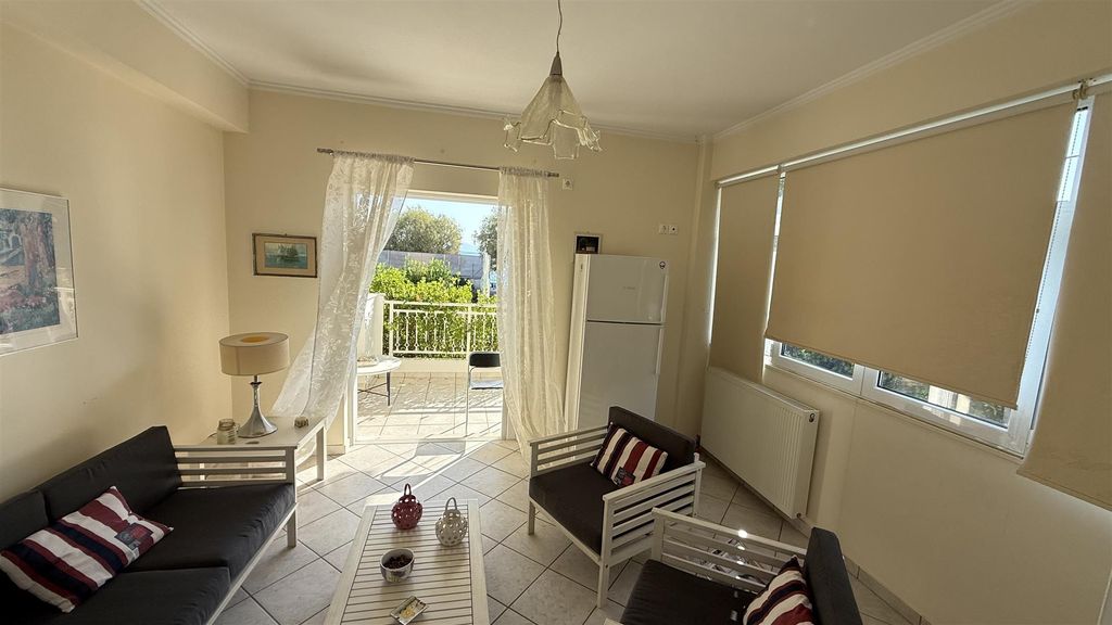Property photo 1 of 45 3-Bedrooms' House 200 Sq.M. On The Beach Of Diakopto With Views Directly To The Sea