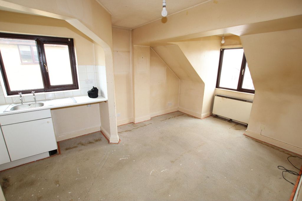 Property photo 2 of 8 Gallery