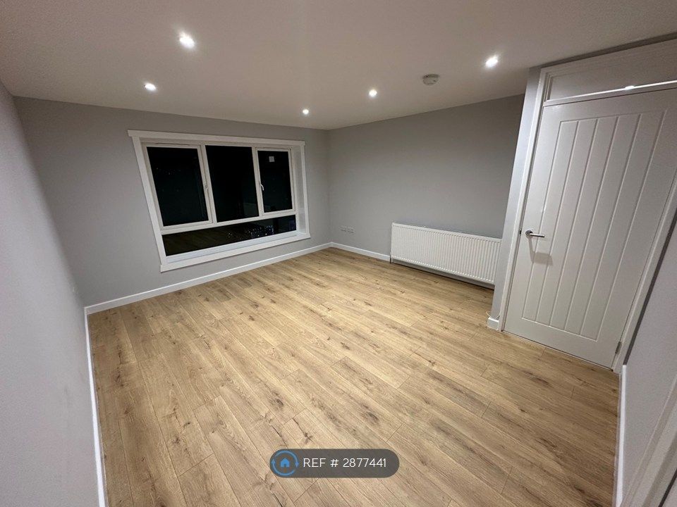 Property photo 1 of 11 Livingroom