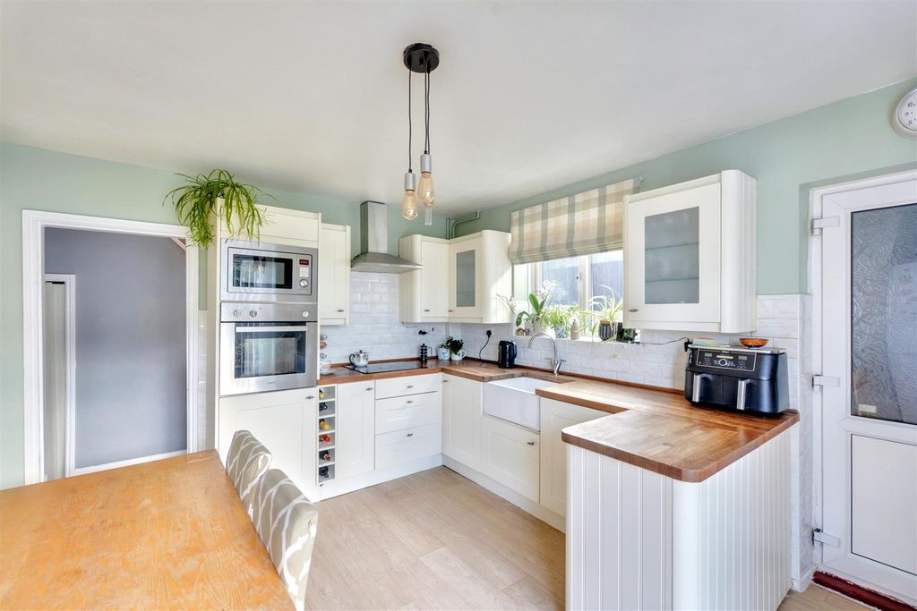 Property photo 2 of 20 Kitchen_1.Jpeg