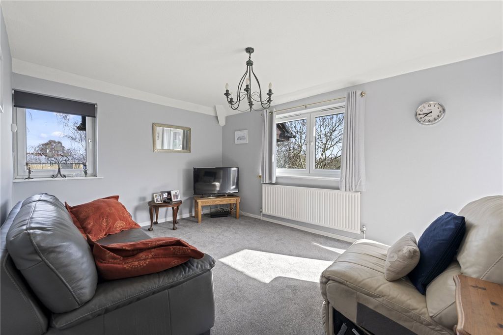 Property photo 2 of 7 Picture No. 15