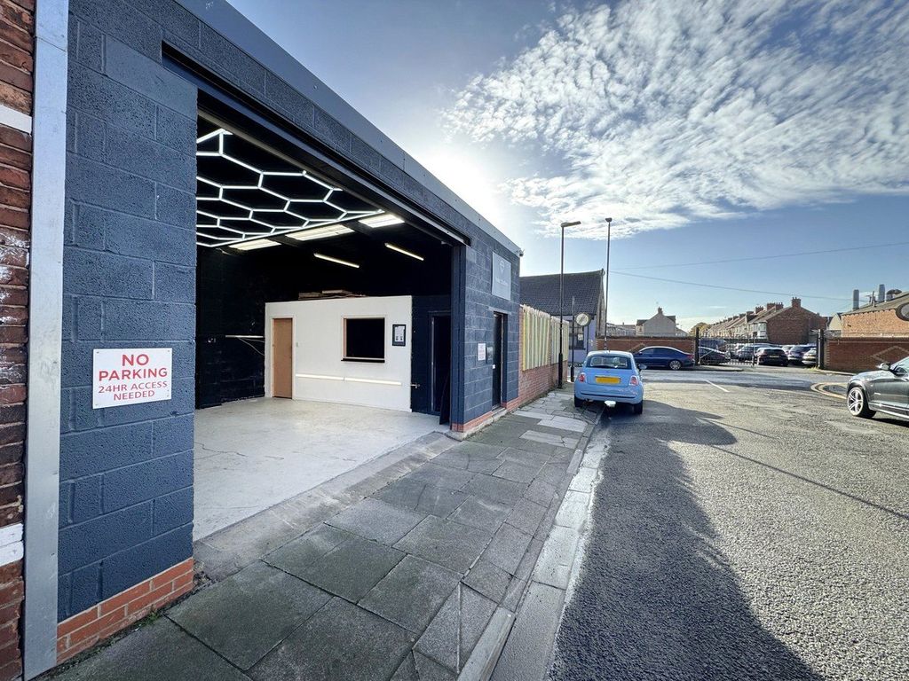 Property photo 3 of 5 Picture No. 02