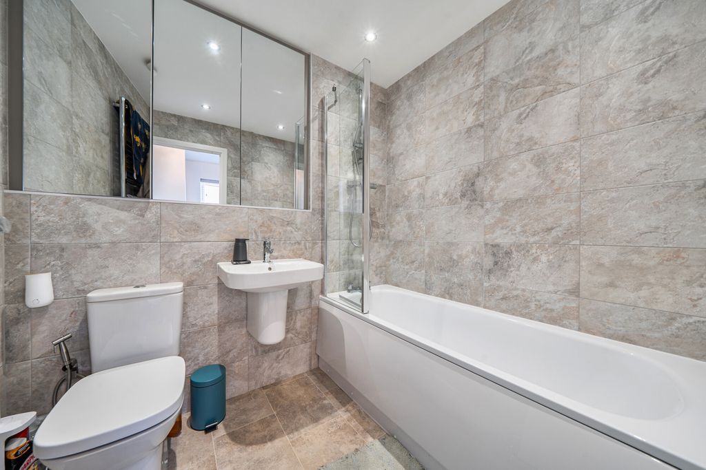 Property photo 3 of 21 1492293-14-6A58ce...