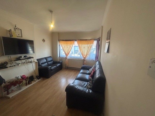 Property photo 2 of 11 10