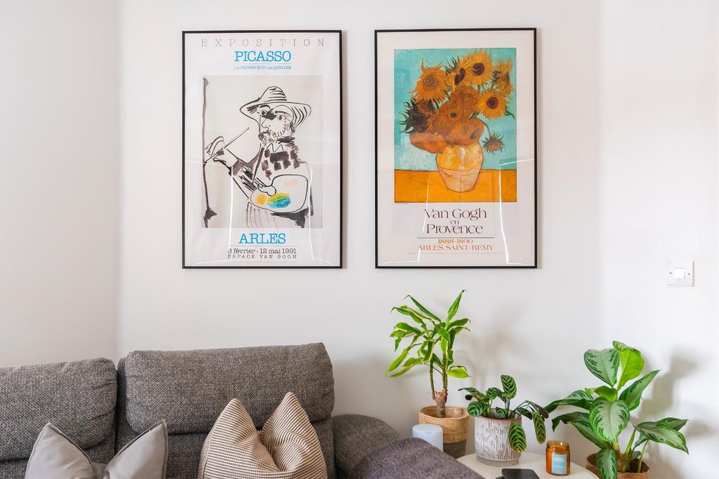 Property photo 1 of 27 3L0Cbn - Living Room B.Jpg