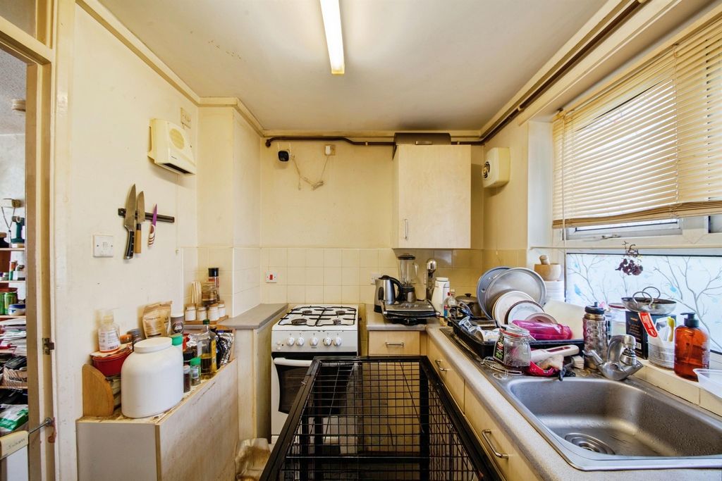 Property photo 3 of 14