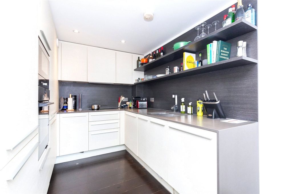 Property photo 3 of 12 Kitchen