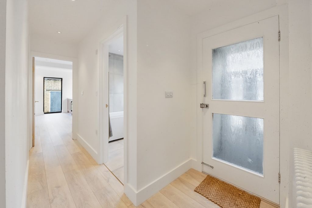 Property photo 3 of 20 4552874