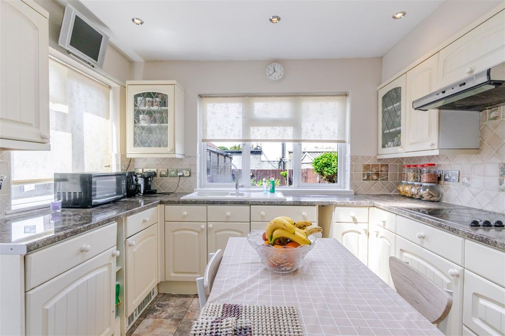 Property photo 2 of 22 Kitchen 1.Jpg