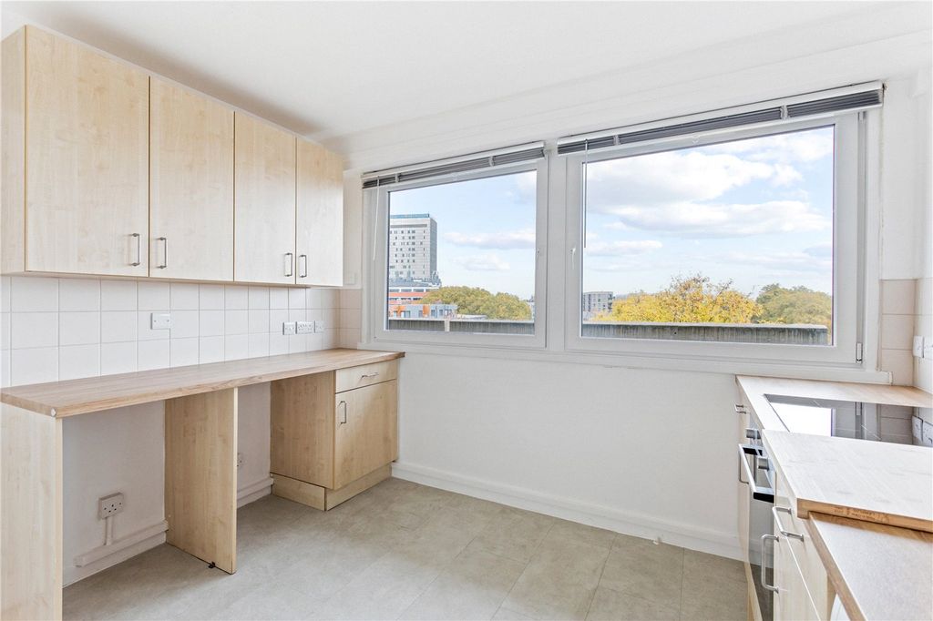 Property photo 3 of 9 Picture No. 16