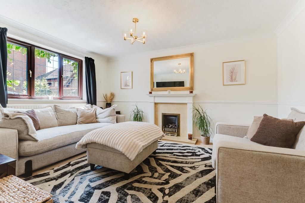 Property photo 2 of 36 3 Waterhouse Gardens, Barton Seagrave (3 Of 38).Jp
