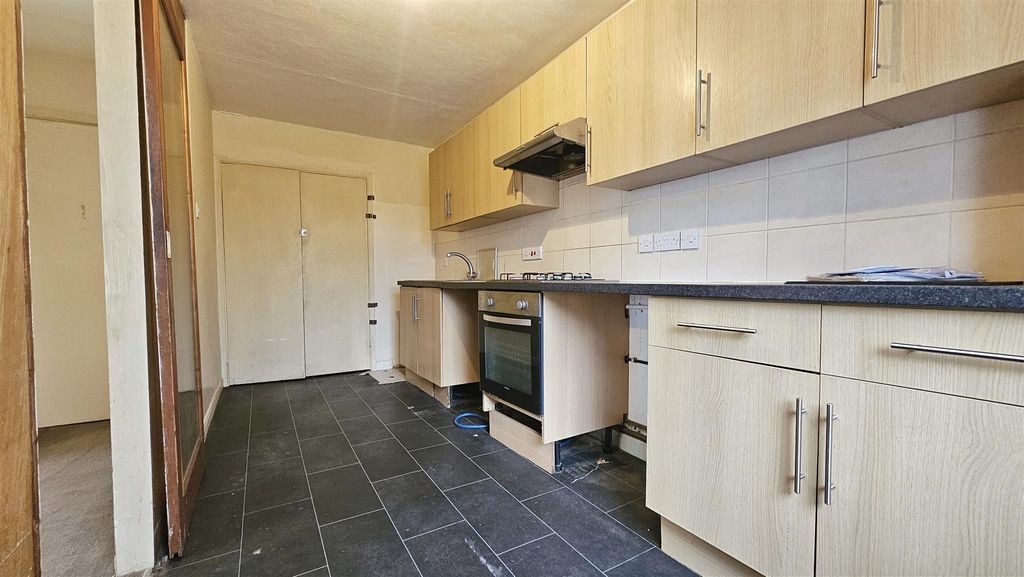 Property photo 3 of 8 1000118605.Jpg