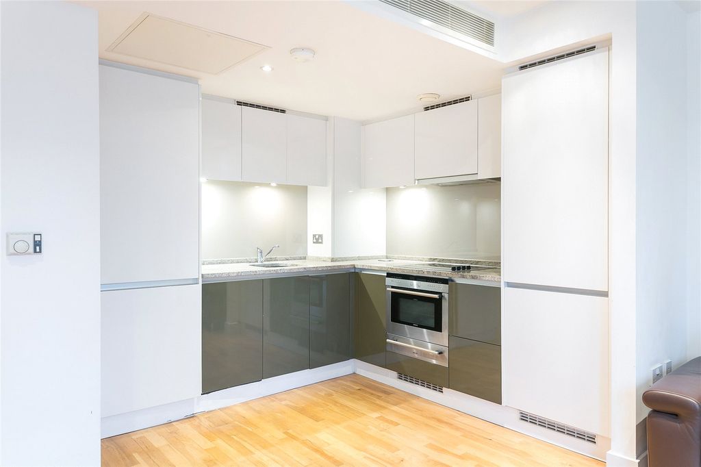 Property photo 2 of 10 Picture No. 11