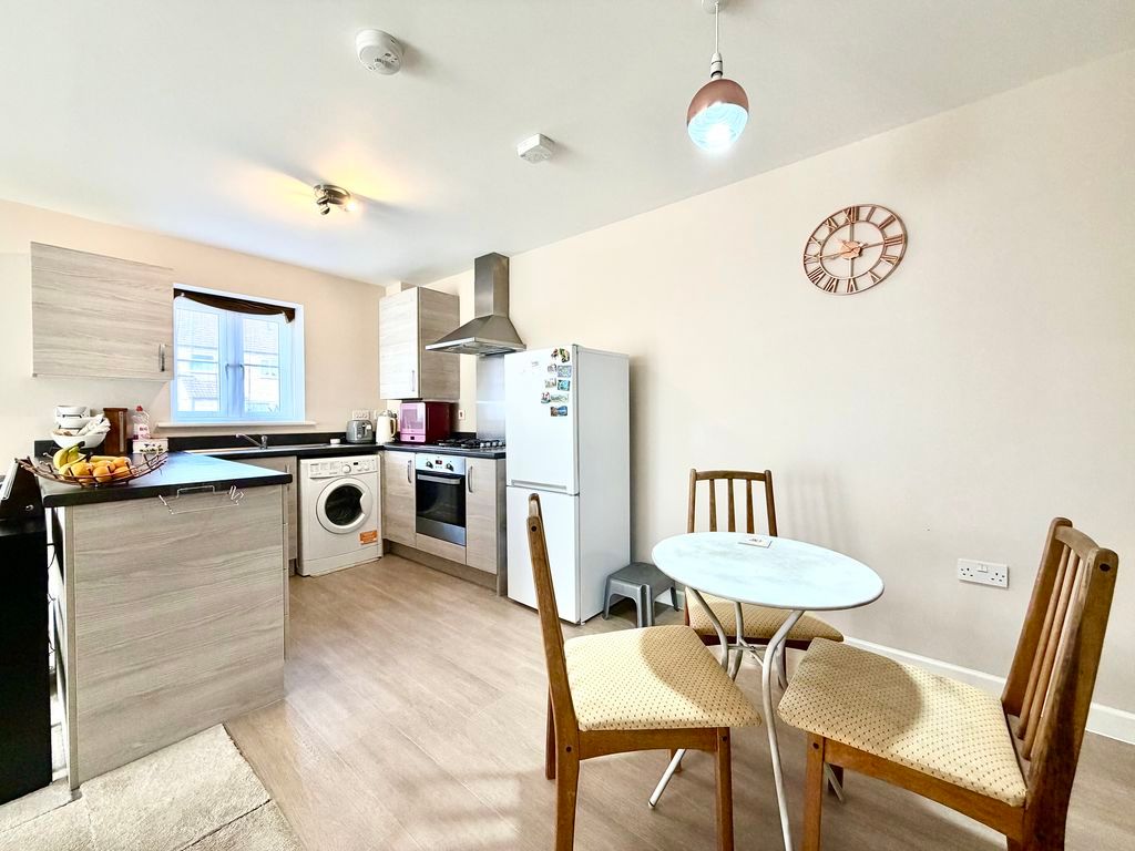 Property photo 2 of 15 Dining Kitchen