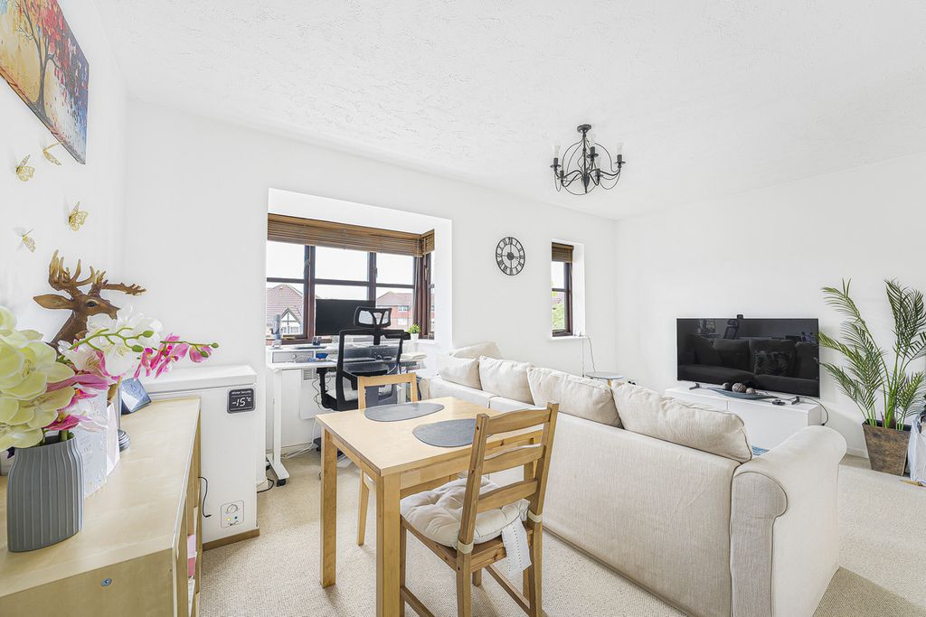 Property photo 2 of 13