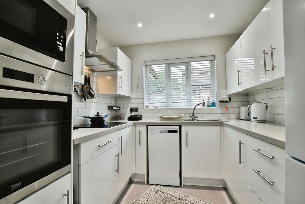 Property photo 3 of 13 Photo