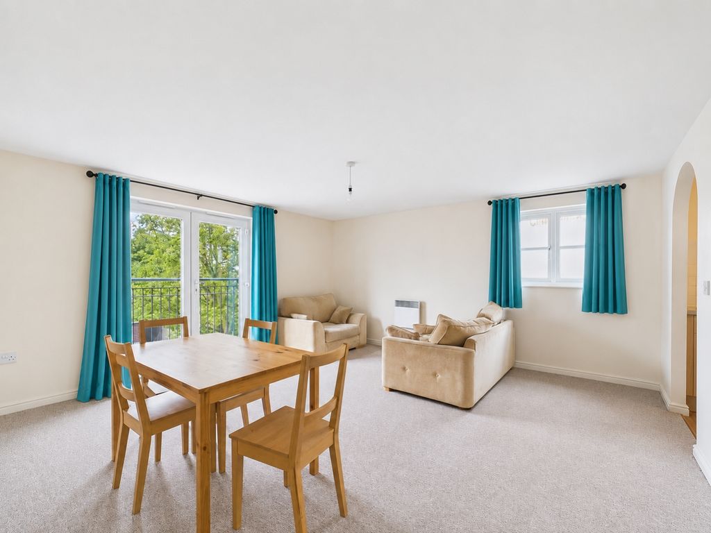 Property photo 2 of 9 F8d4E0De-7E23-406B-8d3E-9B4F8d253c58