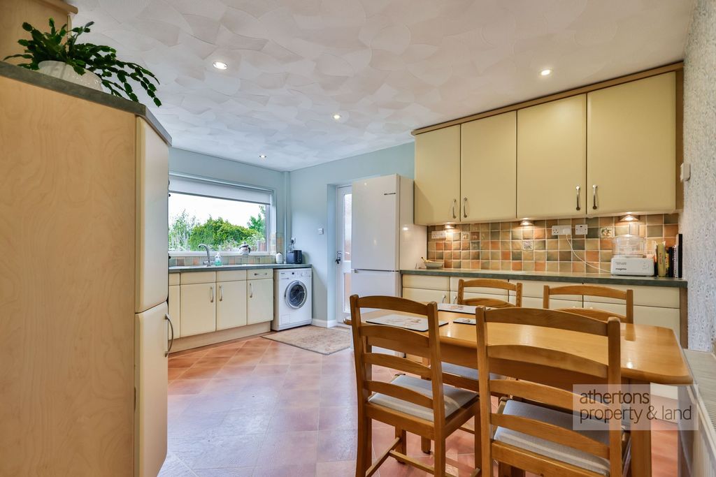 Property photo 2 of 30