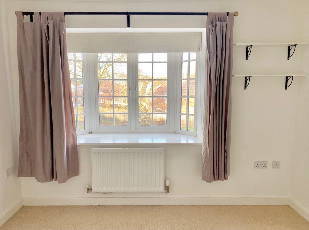 Property photo 3 of 11 Bedroom 1