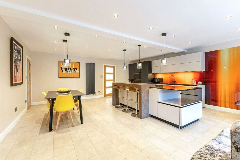 Property photo 2 of 13 Kitchen/Dining