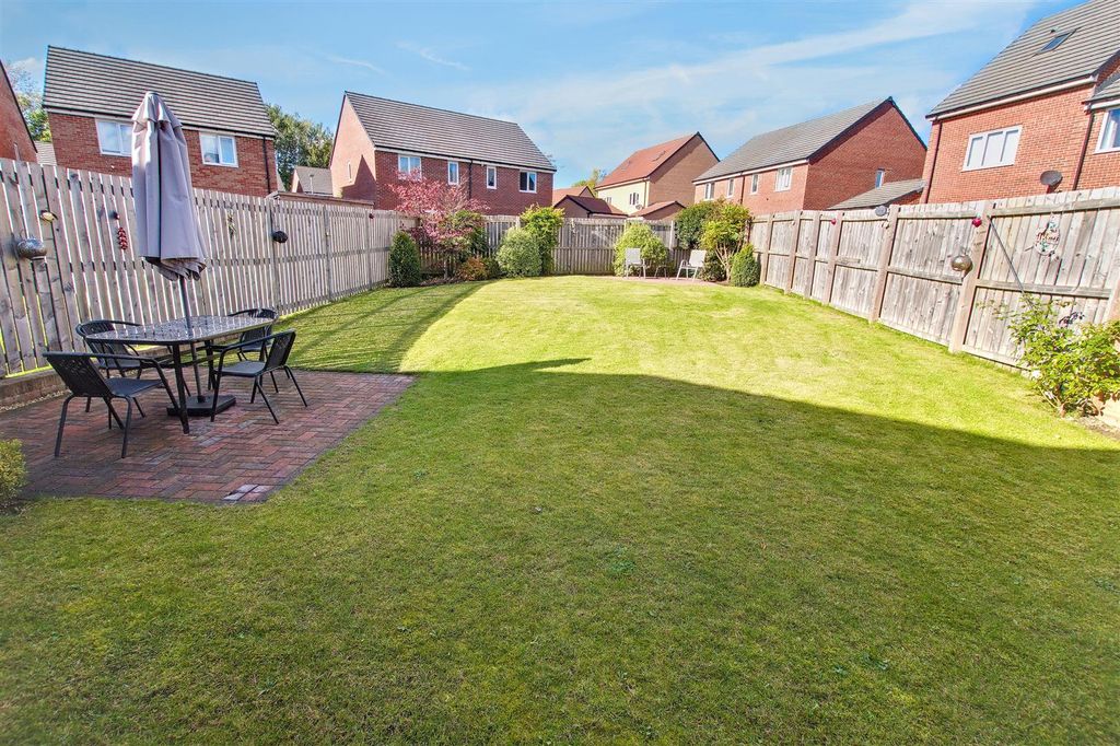 Property photo 3 of 22 Rear Garden (1).Jpg