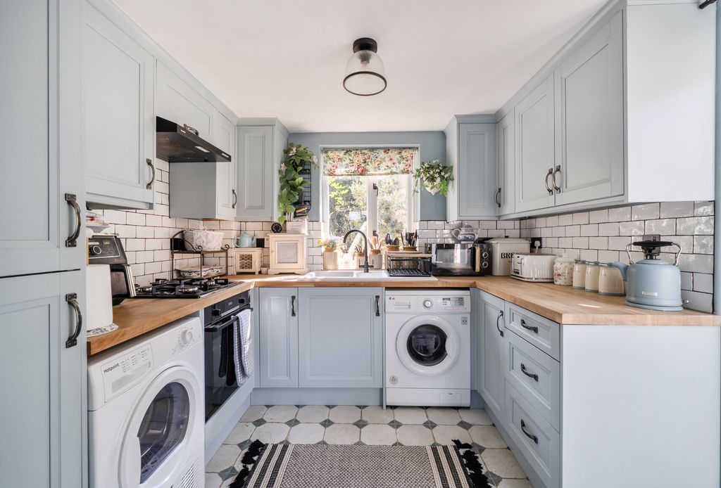Property photo 2 of 20 1489000 (5).Jpg