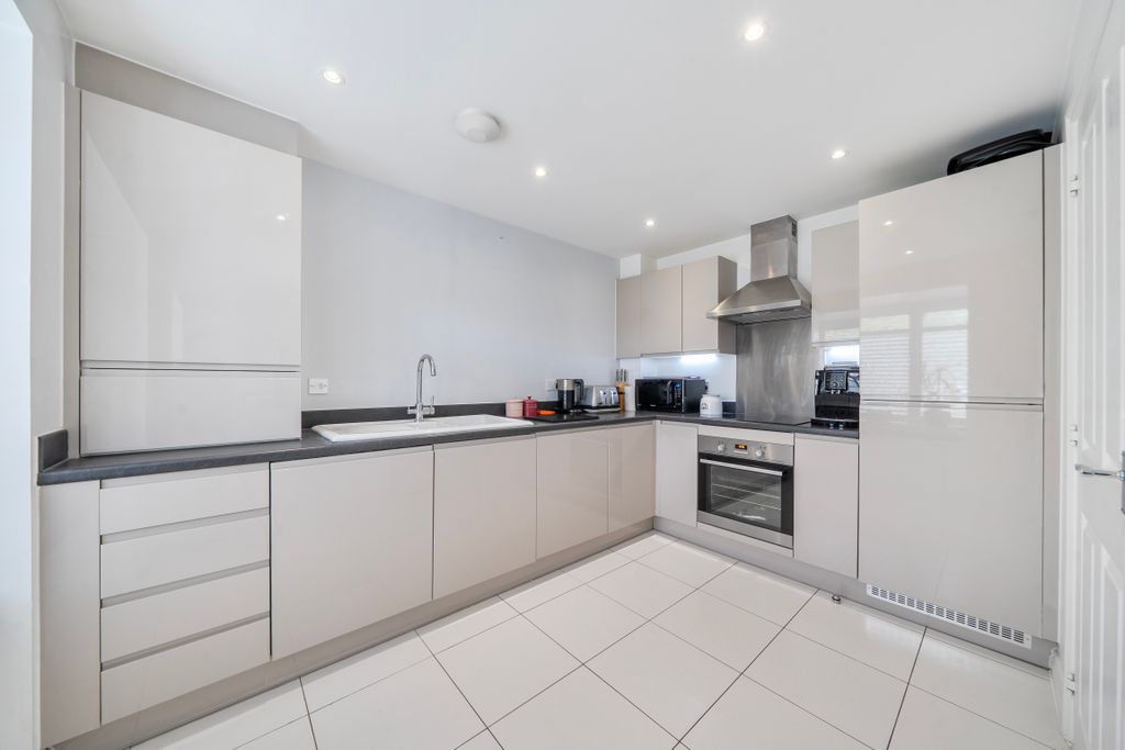 Property photo 3 of 19 1459903-10-6A04Bf9Ec75d6