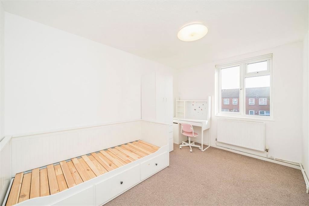 Property photo 3 of 4