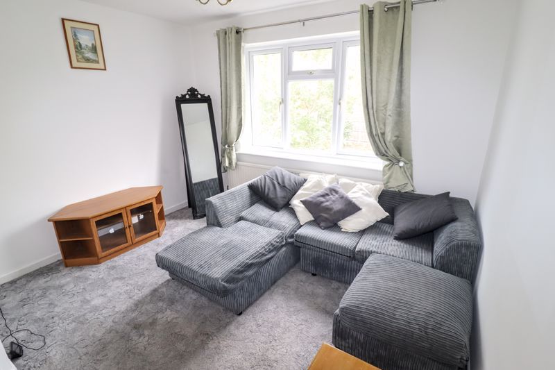 Property photo 3 of 6 Photo 4