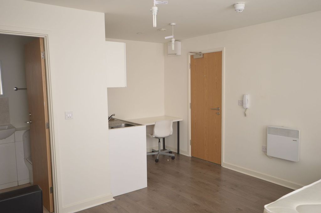 Property photo 2 of 3
